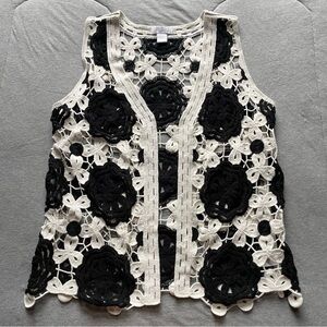 NWOT House Of Harlow‎ 1960 One Size Black & White Crochet Floral Vest